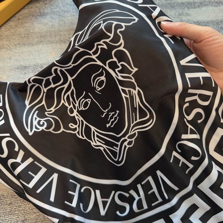 Versace S-XL 55 (7)